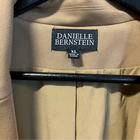 Classic Tan Blazer - Picture 3 of 7